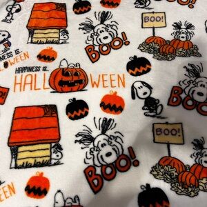 Peanuts Halloween Blanket - Orange, Black, White